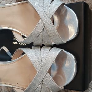 Nina New York silver wedges